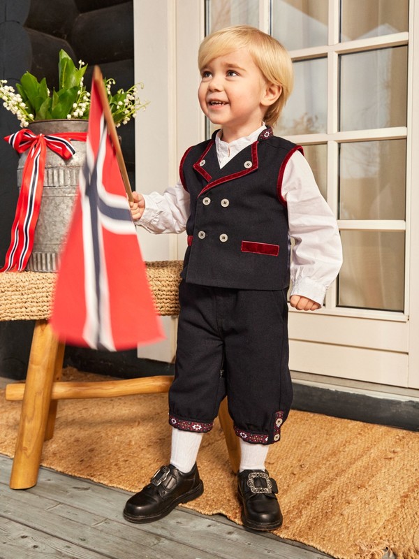 Festdrakt med skjorte